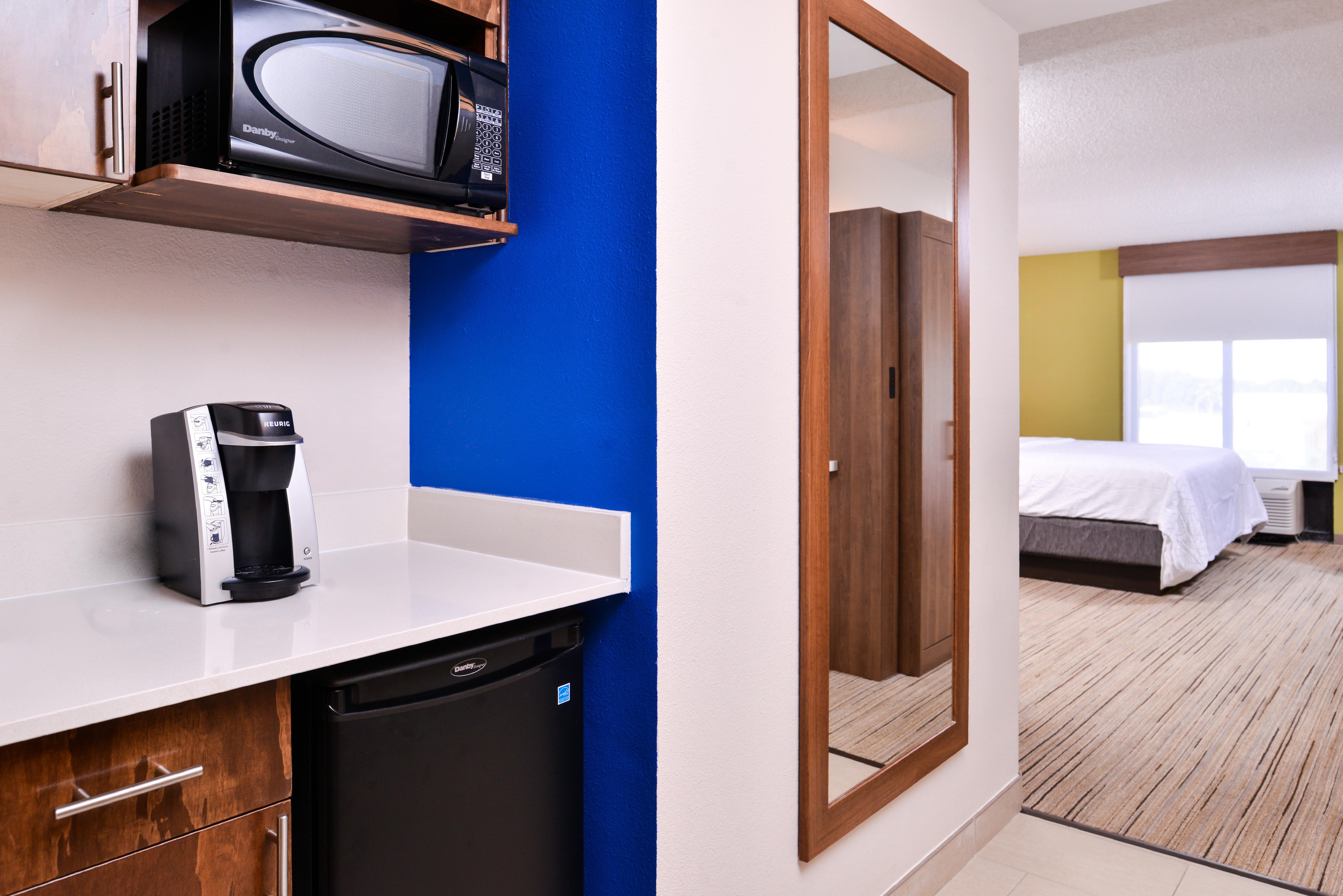 Holiday Inn Express Hotel & Suites Tampa-Anderson Road-Veterans Exp By Ihg West Chase Exteriör bild