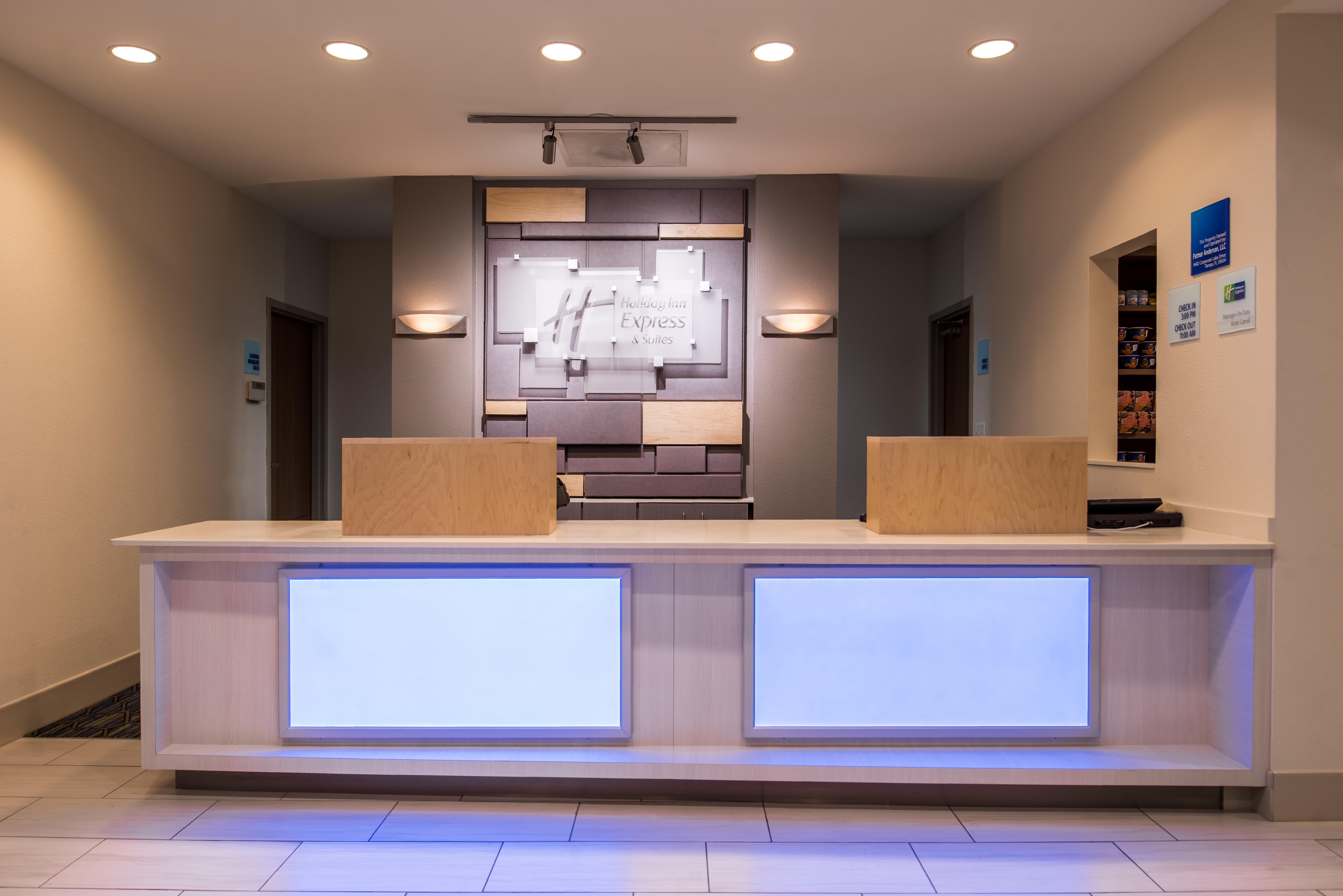 Holiday Inn Express Hotel & Suites Tampa-Anderson Road-Veterans Exp By Ihg West Chase Exteriör bild
