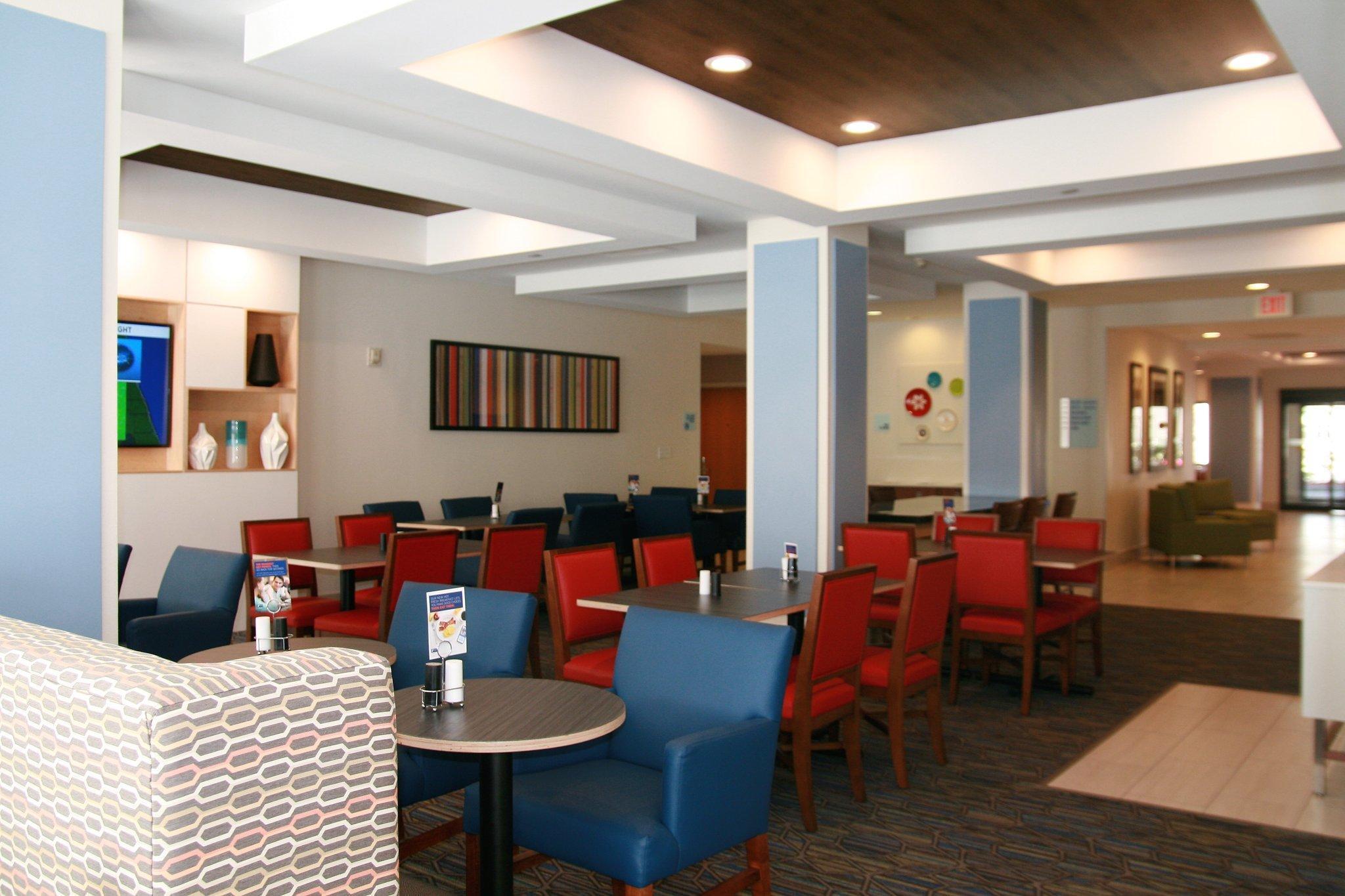 Holiday Inn Express Hotel & Suites Tampa-Anderson Road-Veterans Exp By Ihg West Chase Exteriör bild
